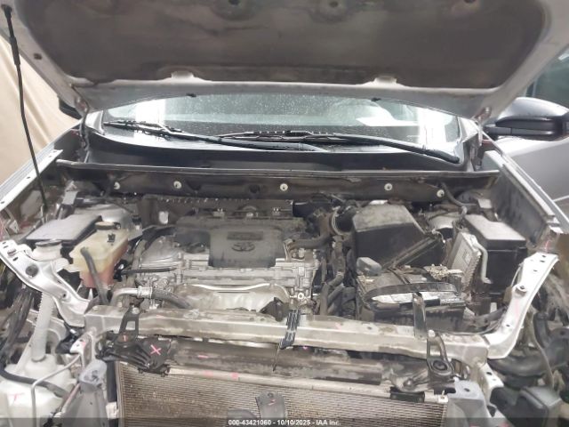 Toyota RAV4 Le Image 7