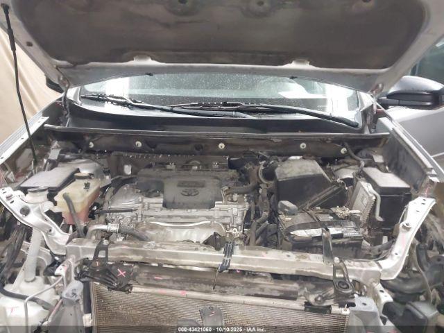 Toyota RAV4 Le Image 7