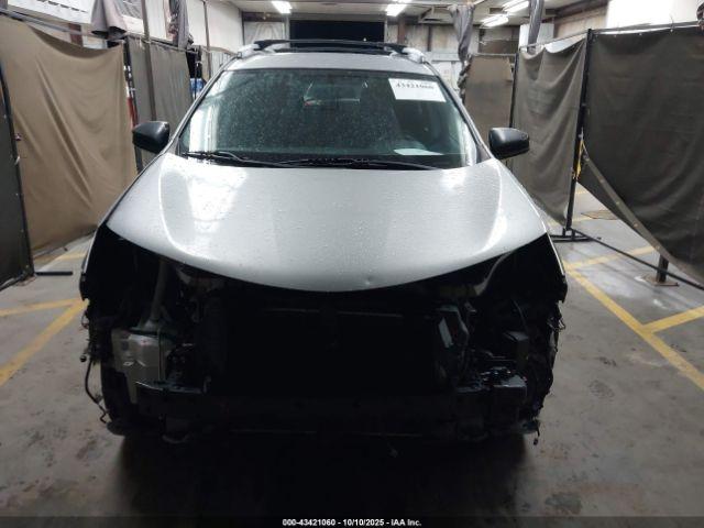 Toyota RAV4 Le Image 8