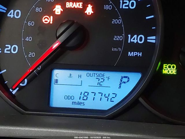 Toyota RAV4 Le Image 16