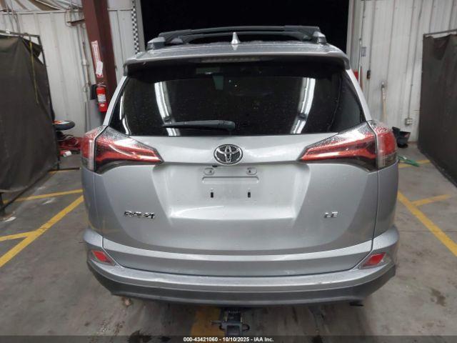 Toyota RAV4 Le Image 15