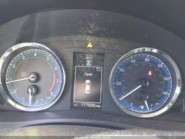 Toyota Corolla Xle Image 6