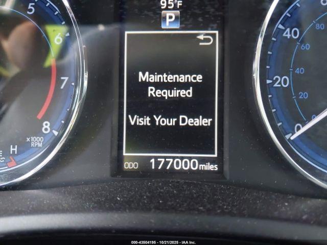 Toyota Corolla Xle Image 12