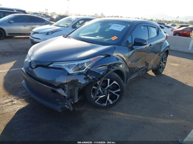 Toyota C-HR Xle Premium Image 2