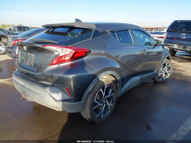 Toyota C-HR Xle Premium Image 4