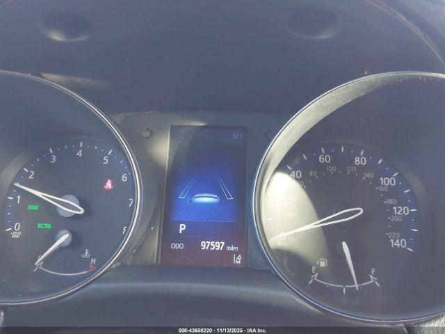 Toyota C-HR Xle Premium Image 7