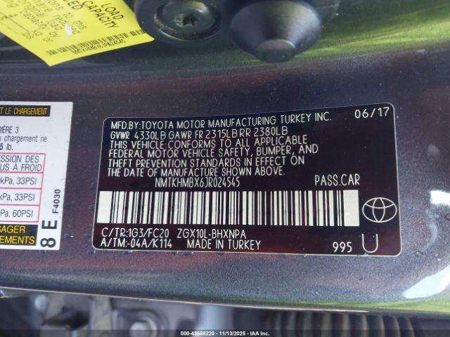 Toyota C-HR Xle Premium Image 12