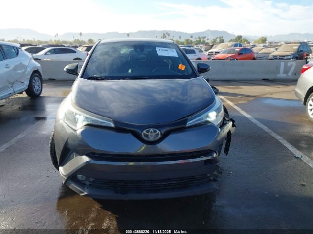 Toyota C-HR Xle Premium Image 8