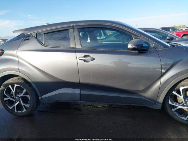 Toyota C-HR Xle Premium Image 16