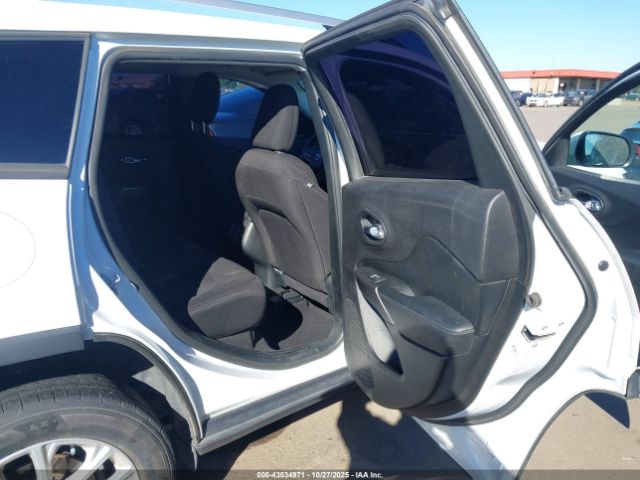 Jeep Cherokee Latitude Fwd Image 16