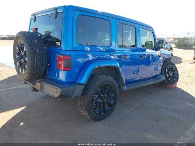 Jeep Wrangler Unlimited Sahara 4x4 Image 14