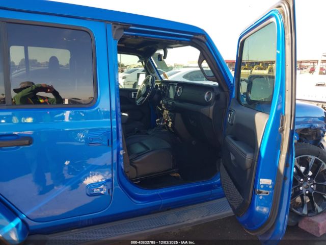 Jeep Wrangler Unlimited Sahara 4x4 Image 15