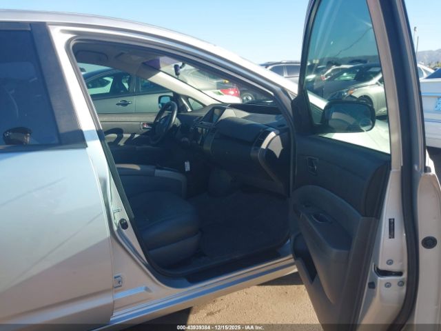 Toyota Prius Image 10