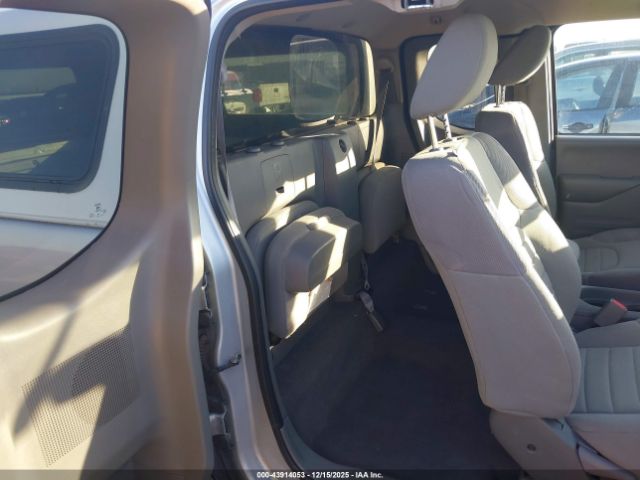 Nissan Frontier S Image 7