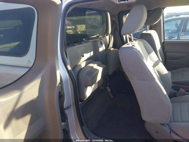 Nissan Frontier S Image 7