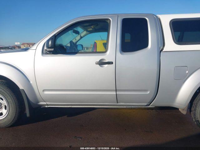 Nissan Frontier S Image 14