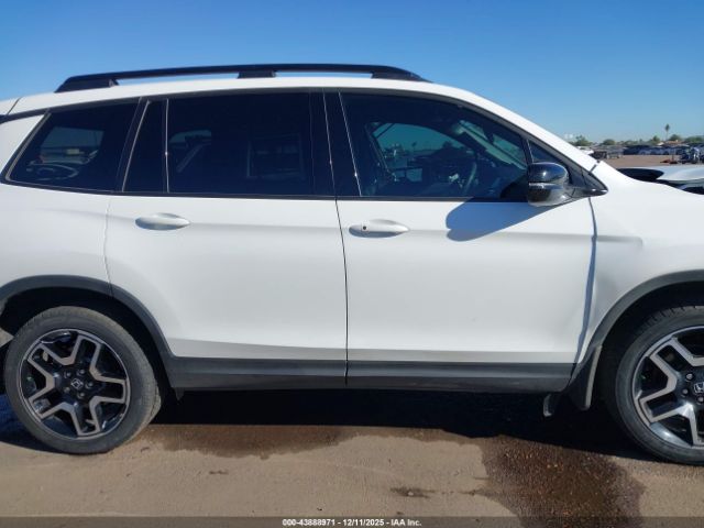 Honda Passport Awd Elite Image 8