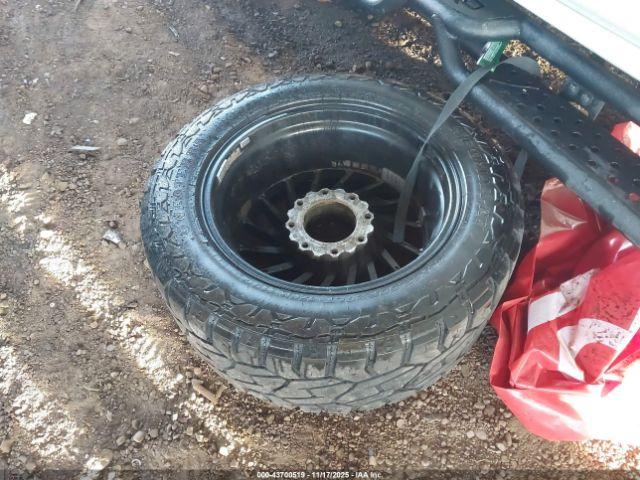 Chevrolet Silverado 2500 Lt Image 2