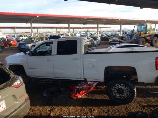 Chevrolet Silverado 2500 Lt Image 14