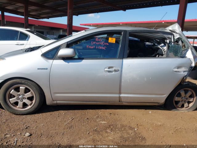 Toyota Prius Image 12