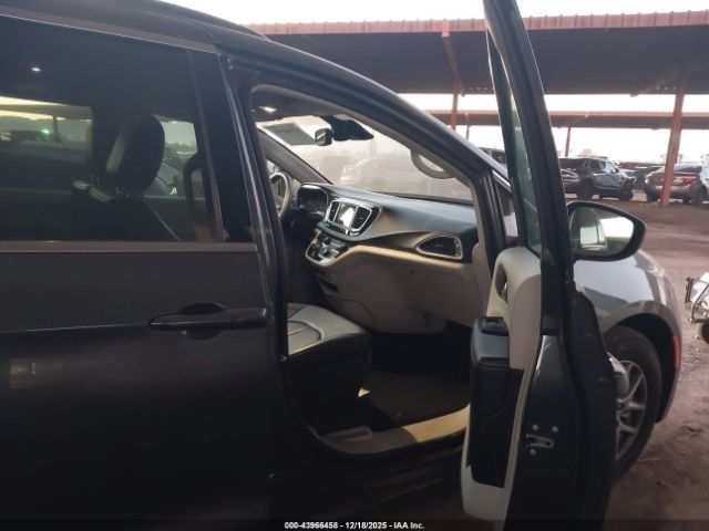 Chrysler Voyager Lxi Image 6