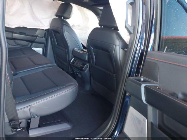 Ford F-150 Raptor Image 9