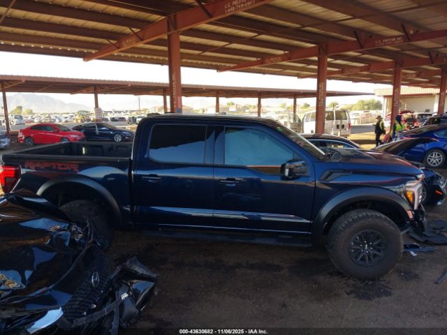 Ford F-150 Raptor Image 14