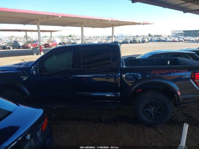 Ford F-150 Raptor Image 13