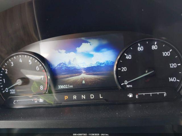 Ford Explorer Xlt Image 8