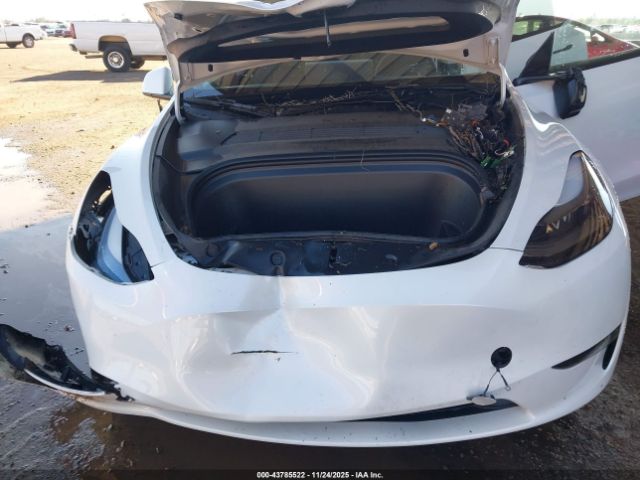 Tesla Model Y Long Range Dual Motor All-wheel Drive Image 14