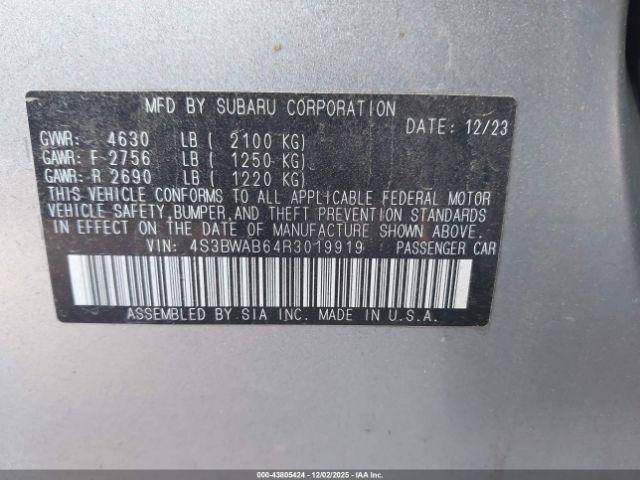 Subaru Legacy Image 9