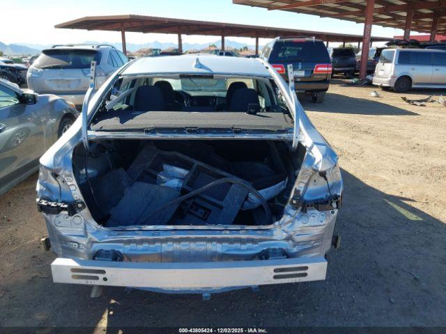 Subaru Legacy Image 12