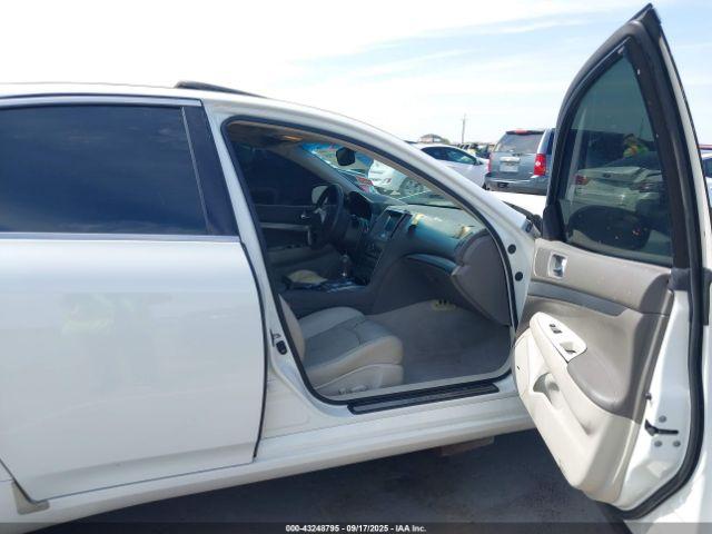 INFINITI G37 Journey Image 3