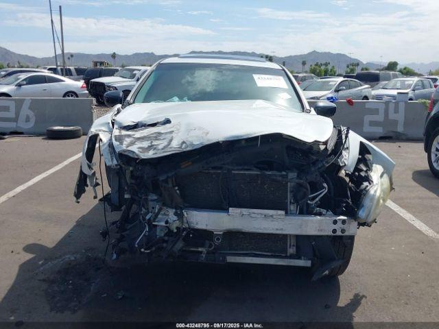 INFINITI G37 Journey Image 15