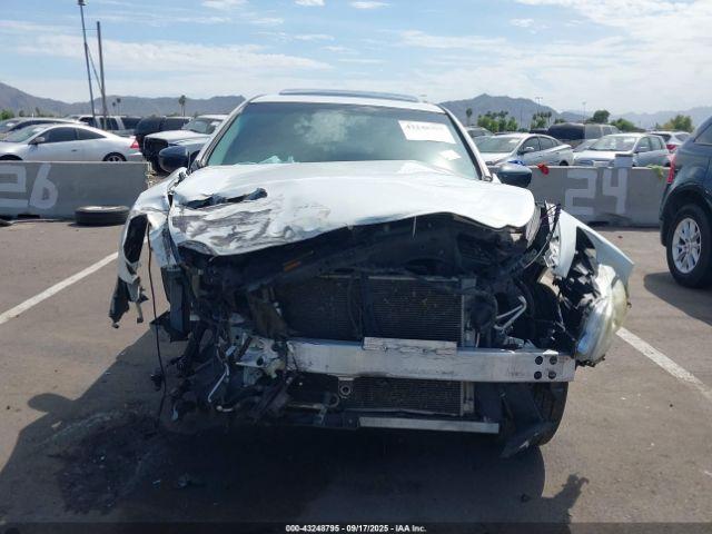 INFINITI G37 Journey Image 12