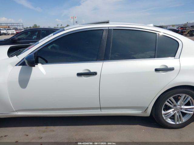 INFINITI G37 Journey Image 11