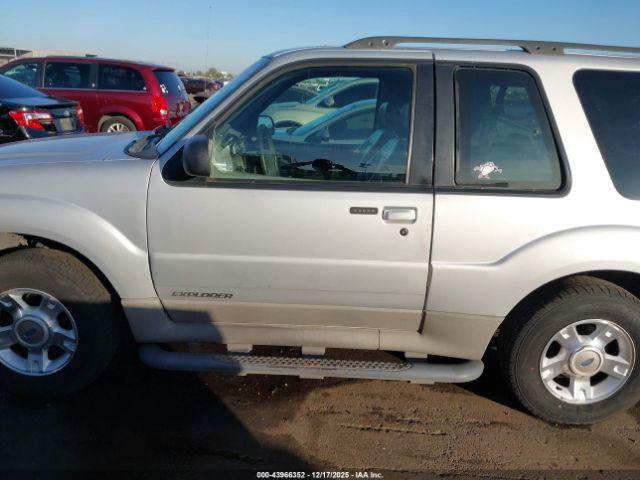 Ford Explorer Image 3