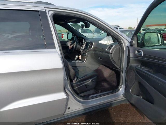 Jeep Grand Cherokee Limited 4x4 Image 8