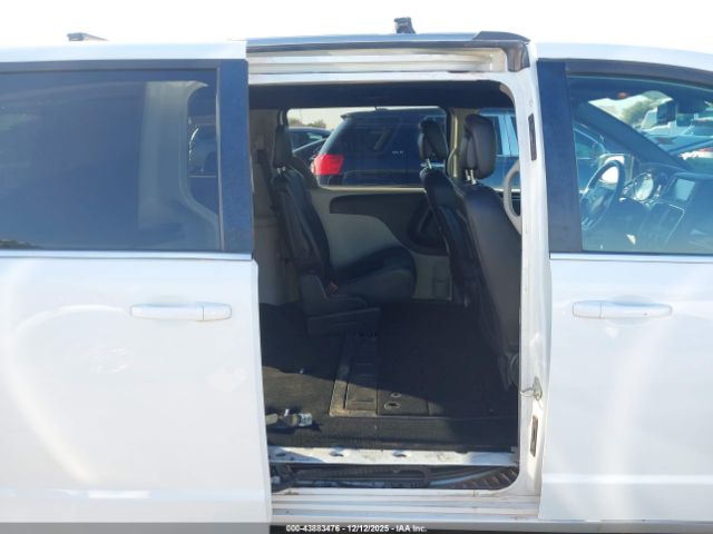 Dodge Grand Caravan Sxt Image 3
