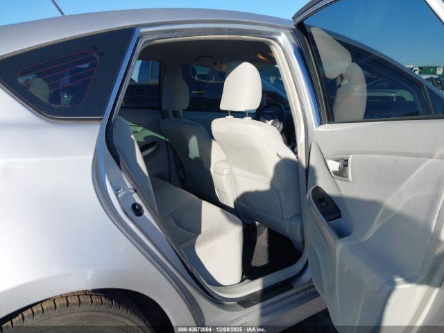 Toyota Prius Two Image 15