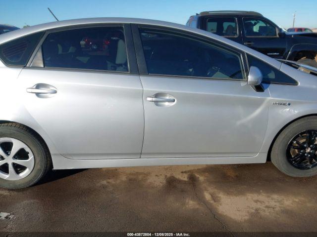 Toyota Prius Two Image 12