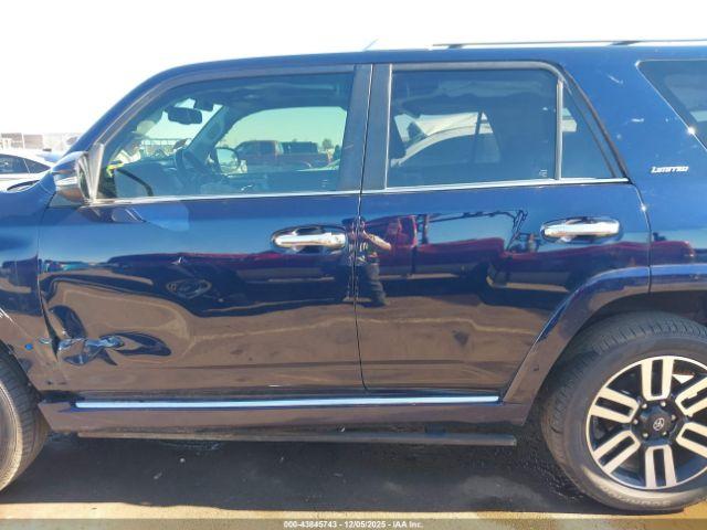 Toyota 4Runner Limited Image 2