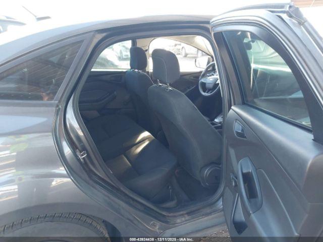 Ford Focus S Image 5