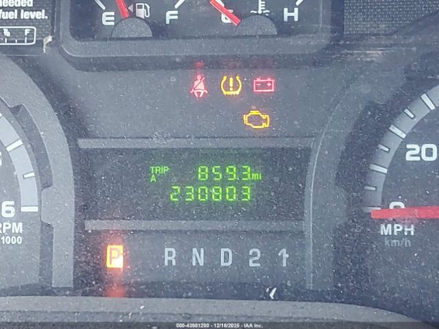 Ford E-250 Commercial Image 15