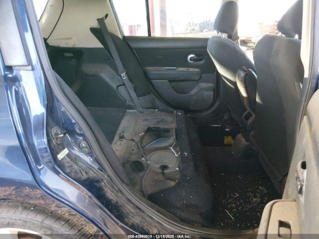 Nissan Versa 1.8 Sl Image 8