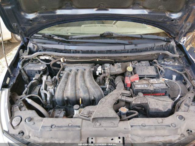 Nissan Versa 1.8 Sl Image 10