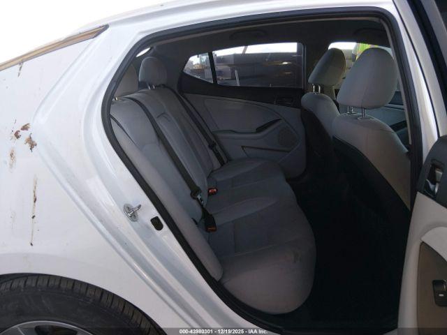 Kia Optima Lx Image 4