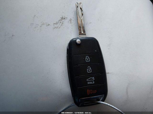 Kia Optima Lx Image 8