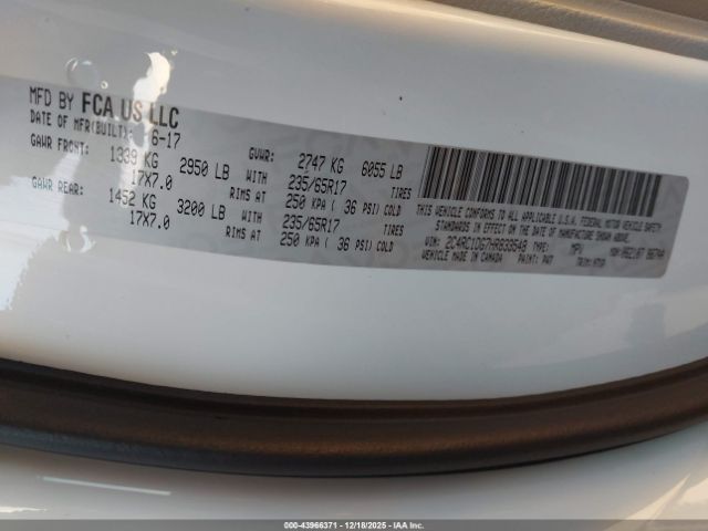 Chrysler Pacifica Touring Image 12