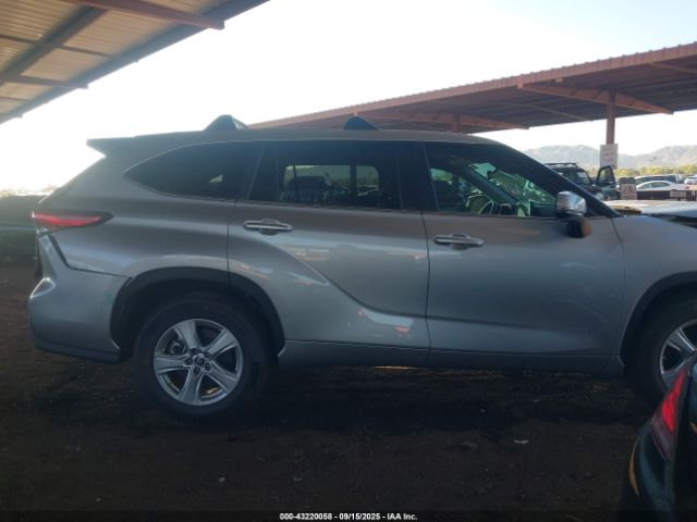 Toyota Highlander Le Image 2